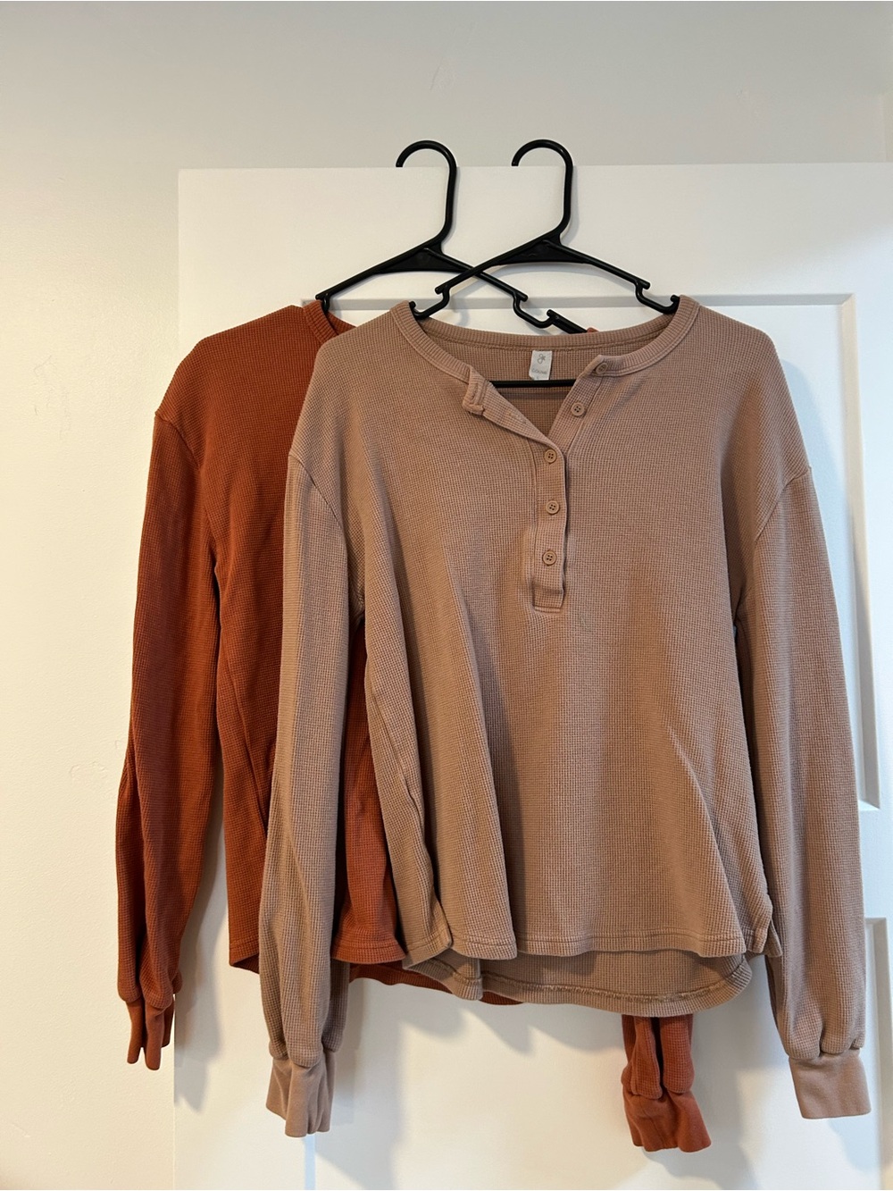 Goumi Waffle Henley X2 Large in Clay and Natural